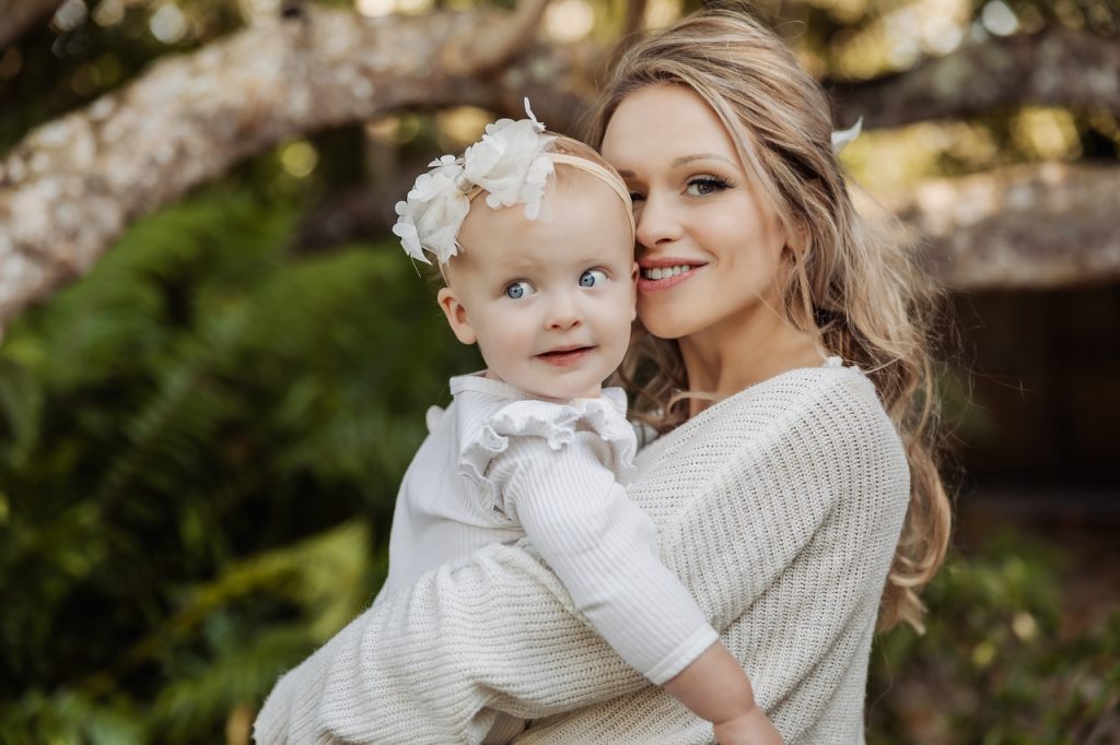 How to Keep Kids Happy During a Family Portrait Session